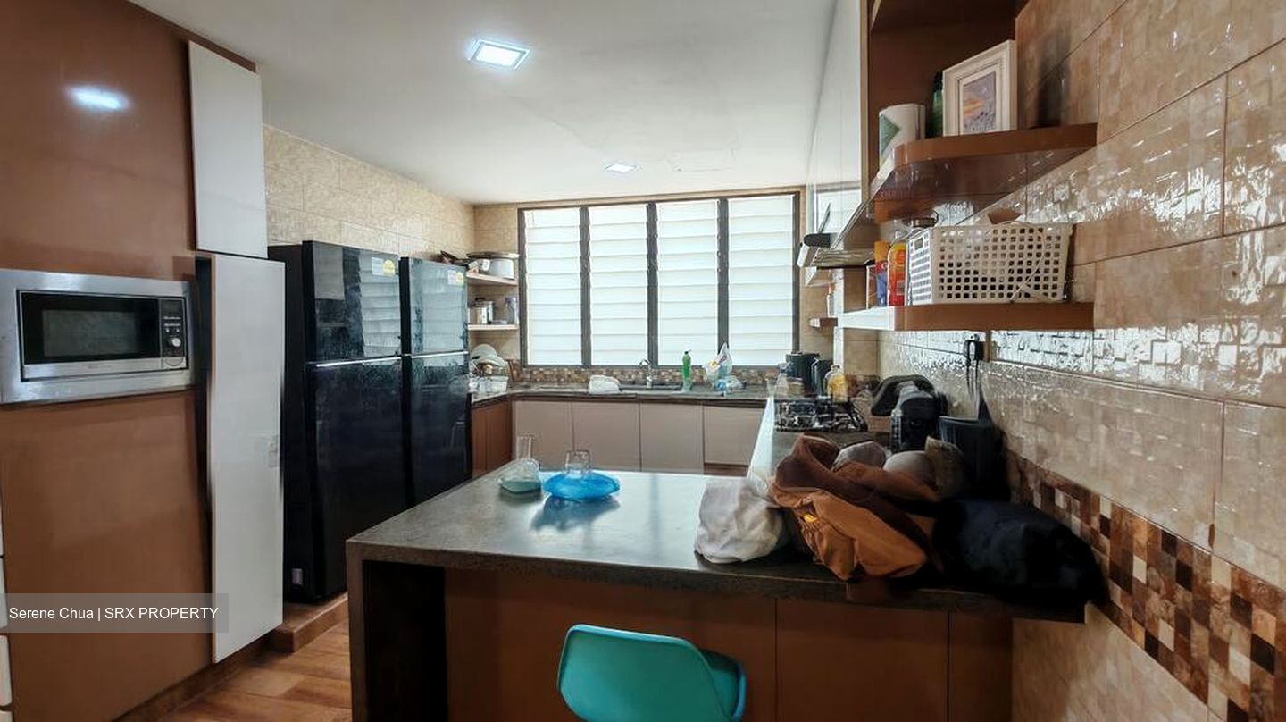 Sennett Avenue (D16), Semi-Detached #515443101